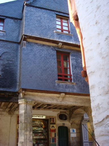 Maison à porche, 14 rue Poterie (Vitré)