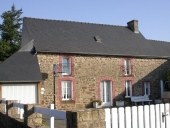 Maison, route départementale numéro 221 (Saint-Symphorien)