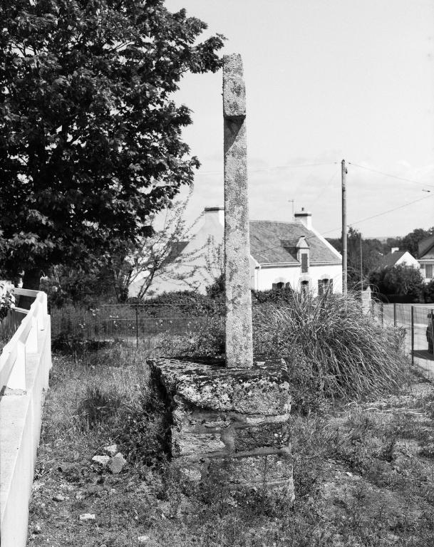 Croix de chemin, rue de Cantizac (Séné)