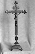 Croix d'autel, église paroissiale Saint-Judoce (Lohuec)