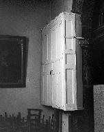 Armoire à bannières, église paroissiale Sainte-Édiltrude (Tréflez)