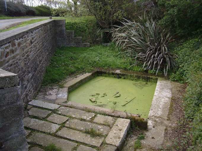 Lavoir et fontaine, la Ville-au-Doré (Pordic)