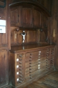 Meubles de sacristie : chasublier, 14 armoires de sacristie, bureau, lambris de revêtement