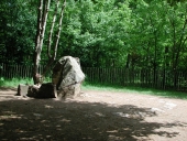 Allée couverte dite le Tombeau de Merlin, près de la Marette (Paimpont)