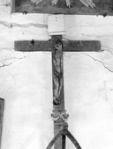 Statue (statuette, d'applique) : Christ en croix, chapelle Saint-Gildas (Malguénac)