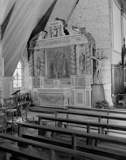 Autel-retable latéral