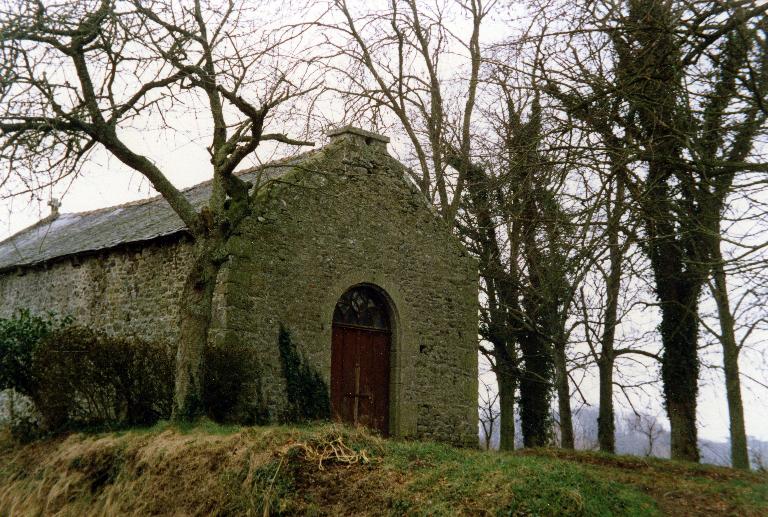Chapelle Saint-Pierre et sa croix, Saint-Pierre (Saint-Lormel)