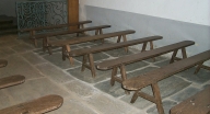 Ensemble de 16 bancs de fidèles