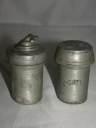 Ampoule à huile des catéchumènes et ampoule à saint Chrême