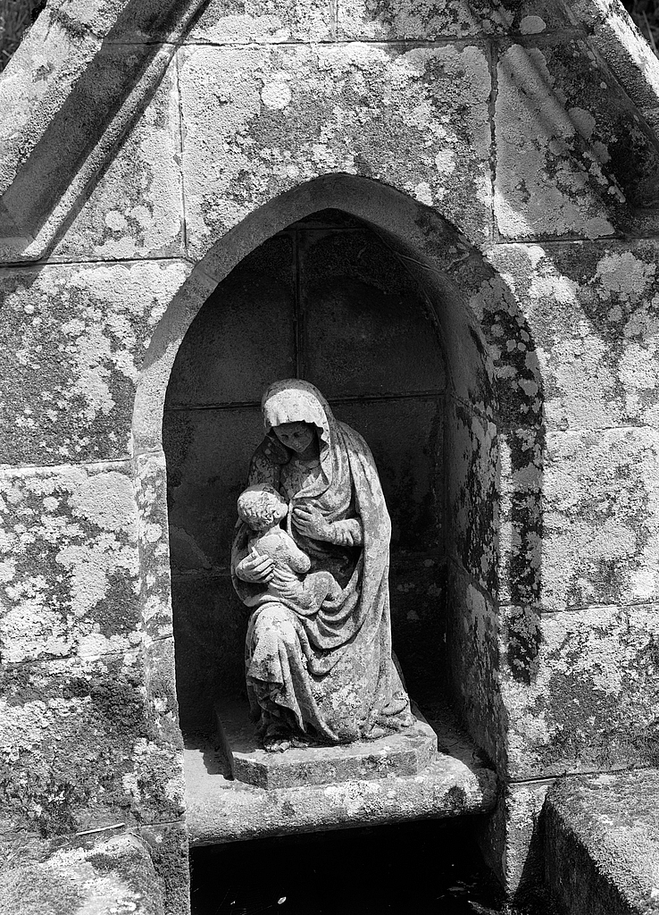 Statue : Vierge à l'Enfant (1), chapelle Notre-Dame, Kerluan (Châteaulin)