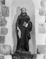 Statue (petite nature) : saint Goustan, abbaye de bénédictins Saint-Gildas, de bénédictins de la congrégation de Saint-Maur, de soeurs de la charité de Saint-Louis (Saint-Gildas-de-Rhuys)