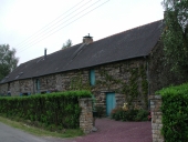 Alignement de maisons, la Croix Neuve (Paimpont)