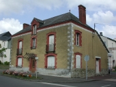 Maison dite des associations, 10 rue Jean Discalcéat (Saint-Grégoire)