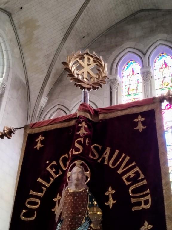 Bannière de procession : Collège Saint-Sauveur, Association catholique des anciens élèves, chapelle des congrégations, lycée Saint-Sauveur (Redon)