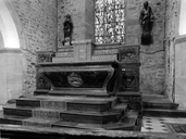 Maître-autel, église paroissiale Saint-Pierre, Saint-Paul (Caulnes)