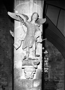 Statue (d'applique, petite nature) : saint Michel terrassant le dragon, église paroissiale Saint-Servais (Saint-Servais)