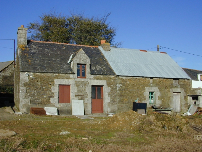 Ensemble de deux maisons, Kerret bas (Pluméliau fusionnée en Pluméliau-Bieuzy en 2019)