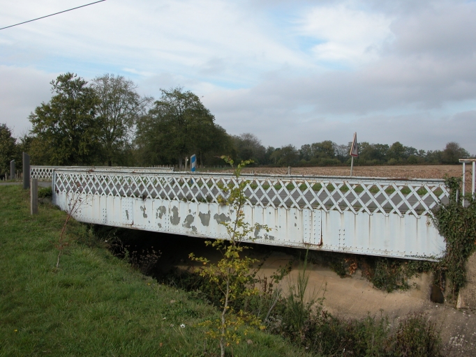 Pont routier, les Petits Vaux (Dingé)