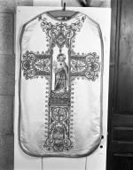 Chasuble (ornement blanc) : Sacré-Coeur, église paroissiale du Sacré-Coeur (Pont-Scorff)