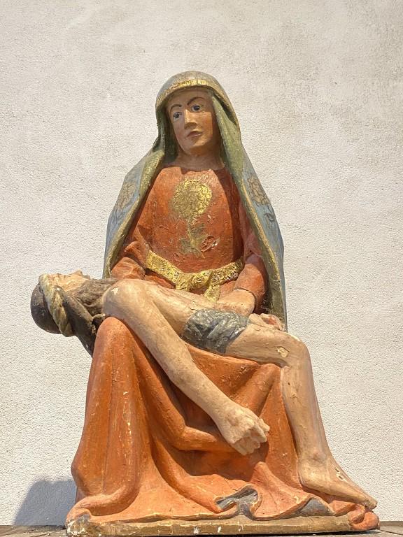 Groupe sculpté : Vierge de Pitié, église Saint-Jean-Baptiste du Temple (Carentoir)