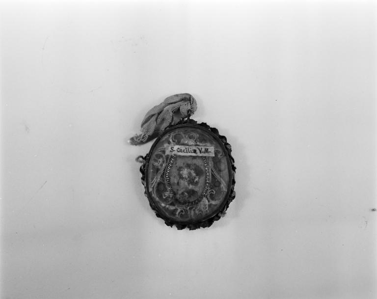 Reliquaire-monstrance (2), de sainte Cécile, église paroissiale Sainte-Cécile (Theix fusionnée en Theix-Noyalo en 2016)
