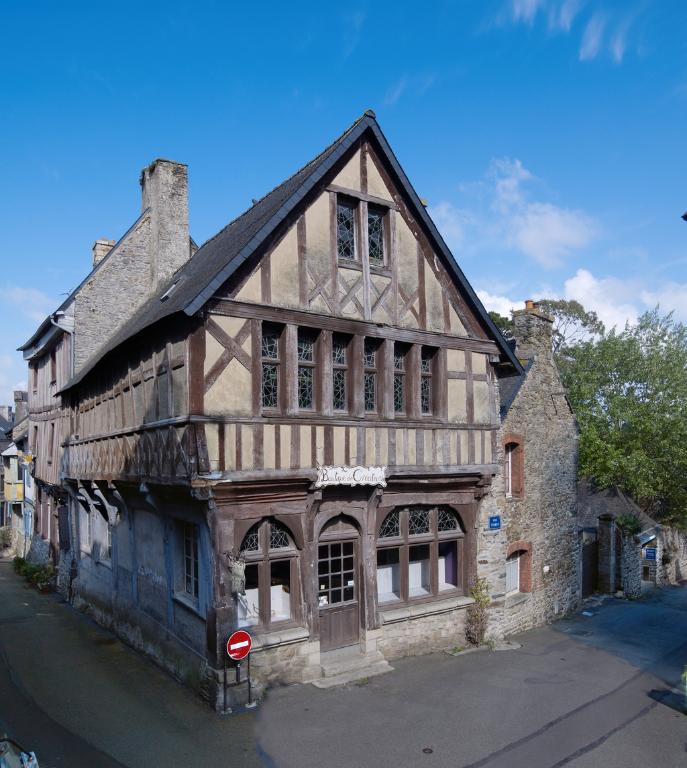 Maison d'aubergiste, 22 rue Ernest Renan (Tréguier)