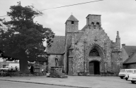 Stèle christianisée, place de l'Eglise (Landaul)