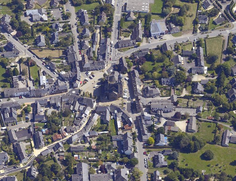 Le bourg de Corps-Nuds