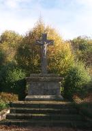 Croix de chemin dite calvaire de Kercadoret, rue de Kercadoret ; rue du Port Goret ; rue de Saint-Marc (Tréveneuc)