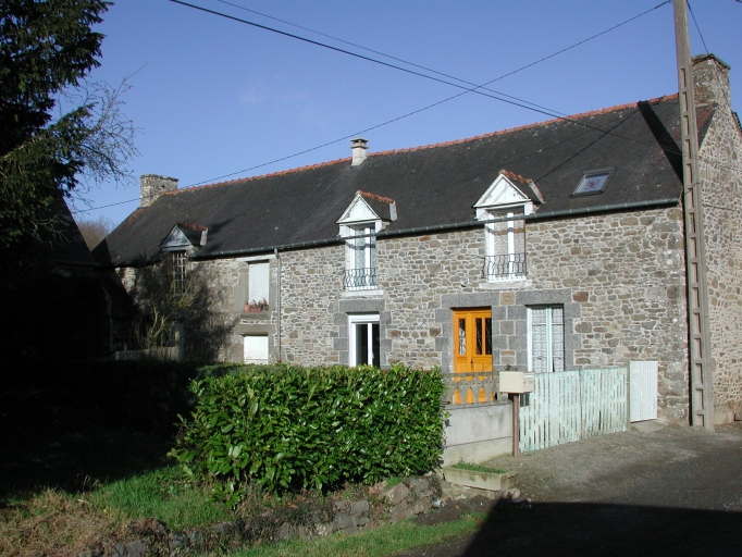 Alignement de maisons, le Paillé (Saint-Pierre-de-Plesguen fusionnée en Mesnil-Roc'h en 2019)