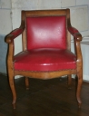 Ensemble composé d'1 fauteuil de célébrant et de 2 tabourets d'église