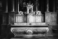 Maître-autel et tabernacle à ailes, église paroissiale Saint-Martin (Javené)