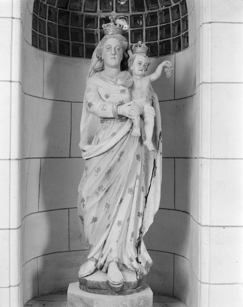 Statue (grandeur nature) : Vierge à l'enfant, église paroissiale Saint-Pierre, Saint-Paul (Quéven)