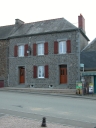 Maison, 1 place de l'Eglise (Pleugueneuc)