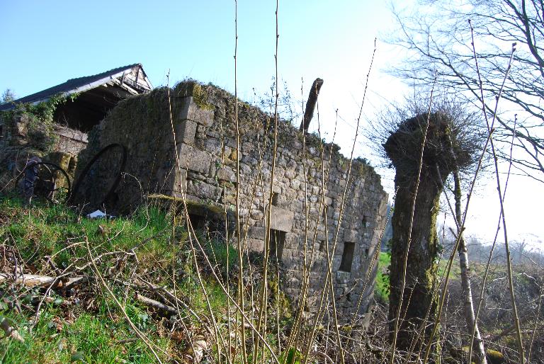 Logis du moulin à eau de Traou ar Hy (production de papier) (Milin Coat Run)