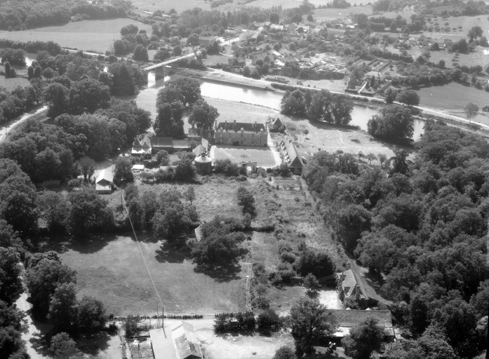 Château, Port de Roche (Sainte-Anne-sur-Vilaine)