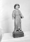 Statue (statuette) : l'Enfant Jésus, église paroissiale Saint Gurval, place de la mairie (Guer)
