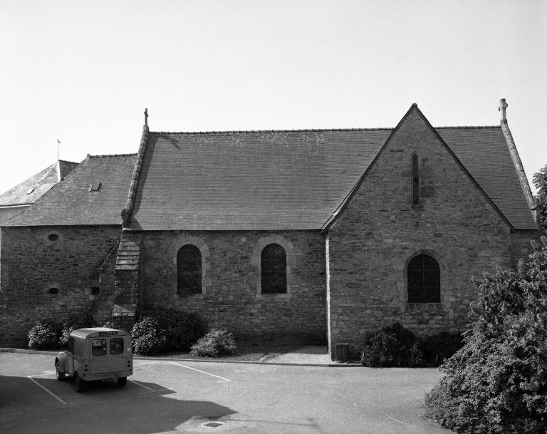 Eglise paroissiale Saint-Pierre, des Congrégations, chapelle, place de l'Eglise (Arradon)