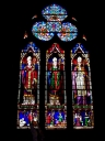 Verrière de la baie 2 (verrière à personnages) : Mgr Revol, Mgr Thoreau, Mgr de Hercé