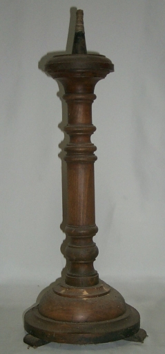 Paire de chandeliers d'acolyte