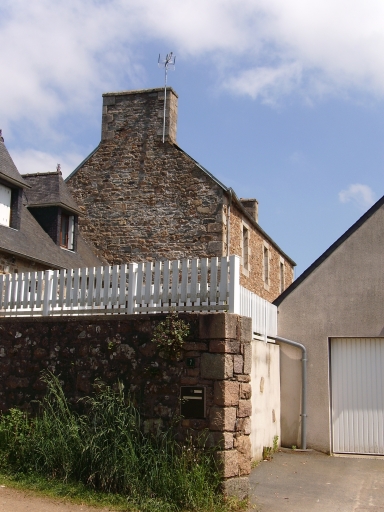 Maison, rue de Kerillis (Plouguiel)