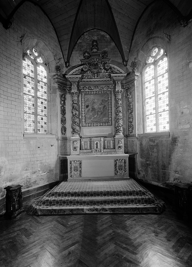 Autel, retable, tabernacle, gradin d'autel, tableau (maître-autel, retable architecturé, tabernacle à ailes), chapelle Notre-Dame (Châteaulin)