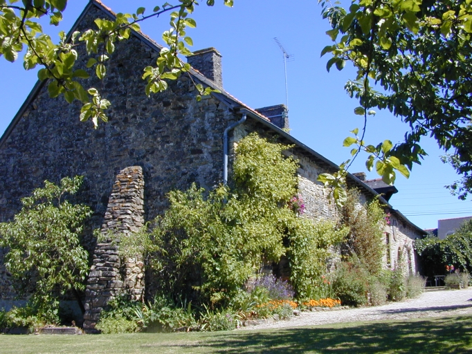 Alignement de trois maisons, la Fredeussais  (La Bouëxière)