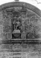 Groupe sculpté (d'applique, petite nature) : saint Hervé et son disciple Guih'Aron (n° 2), chapelle Sainte-Marie-du-Menez-Hom (Plomodiern)