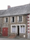 Maison à boutique, 16 place de l'église (Hédé)