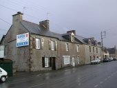 Alignement de maisons, 47-51 rue de la Libération (Saint-Pierre-de-Plesguen fusionnée en Mesnil-Roc'h en 2019)