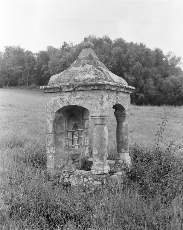 Fontaine de dévotion Notre-Dame-du-Trescouët et Notre-Dame-des-neiges, près du petit Moustoir (Caudan)