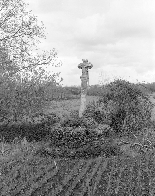 Croix de chemin, le Créac'h (Pouldergat)