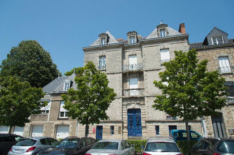 Hôtel, 18, 20 Place de la République (Vannes)