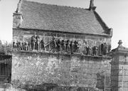Haut-relief : portement de croix, église paroissiale Notre-Dame du Roncier (Rostrenen)